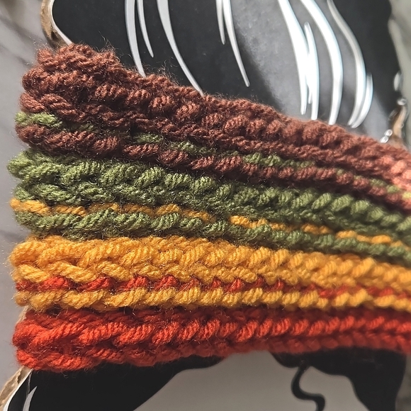 Handmade Turban Knit Headband - Picture 5 of 5